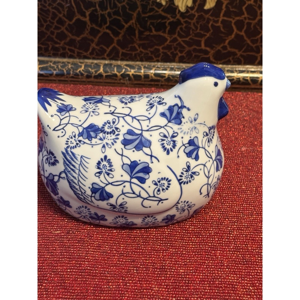 Blue & White Chinoiserie Ceramic Hen Chicken Figurine Floral Farmhouse Decor 7" - Picture 5 of 9